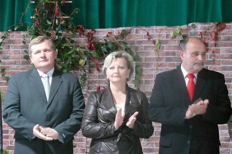 DEN Polonezem rozpoczęty