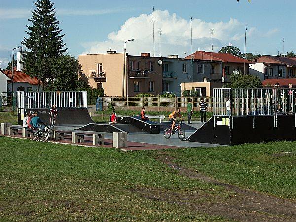 Pokazy mistrzów na otwarciu skateparku 