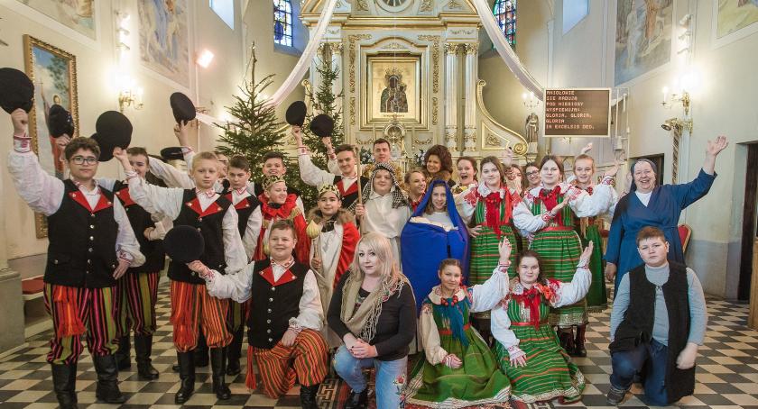 Kolędowanie z Turoniem w obryckim kościele