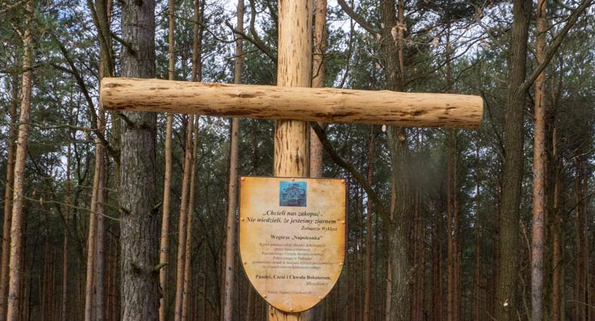 Krzyż na symbolicznym miejscu pochówku Żołnierzy Wyklętych