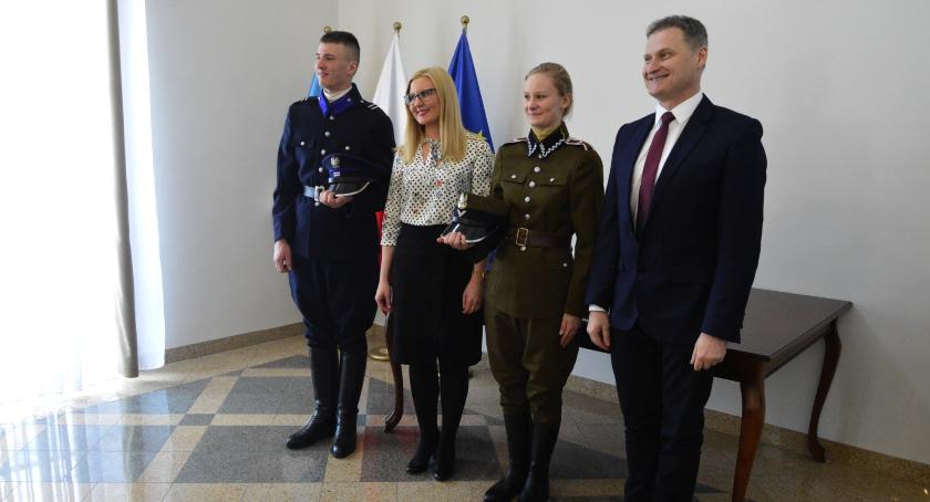 Nowe mundury dla GRH