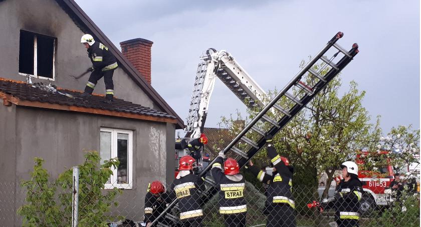 Pożar domu w Skoroszach