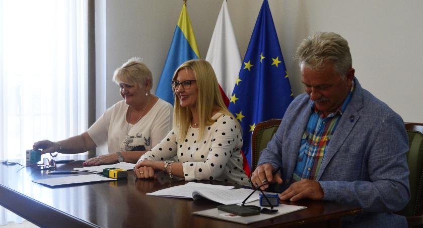 Podpisano umowę na przebudowę drogi Białowieża – Olszak