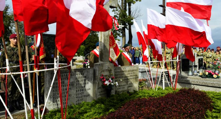 Uroczystości przy mogile AK w dniu Podziemnego Państwa Polskiego