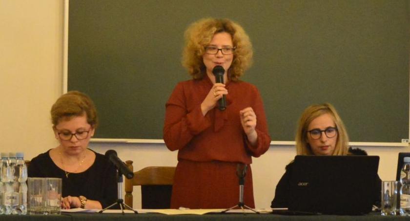 „Zewnętrzne wsparcie szkół w realizacji doradztwa edukacyjno-zawodowego” - konferencja w AH