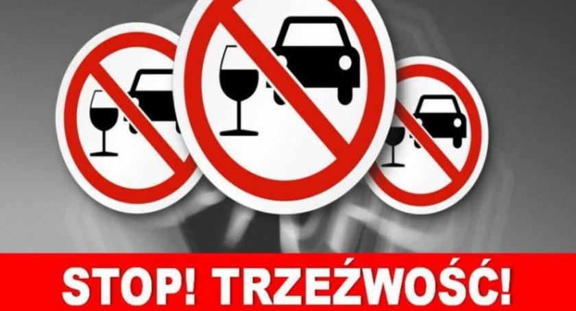Nietrzeźwy kierowca bez uprawnień sprawcą kolizji