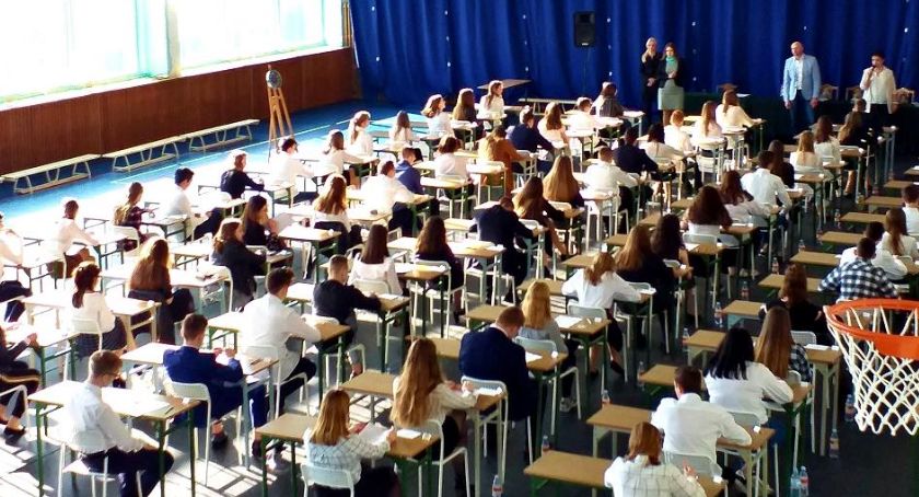 Gimnazjaliści już po części humanistycznej 