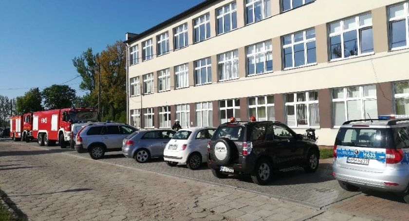 Alarmy bombowe w 5 szkołach w powiecie