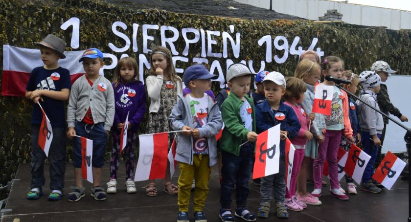 1 sierpnia w Bramie Kościuszki 39