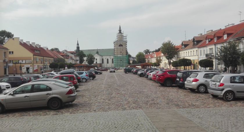 Po remoncie płacimy za parkowanie w rynku
