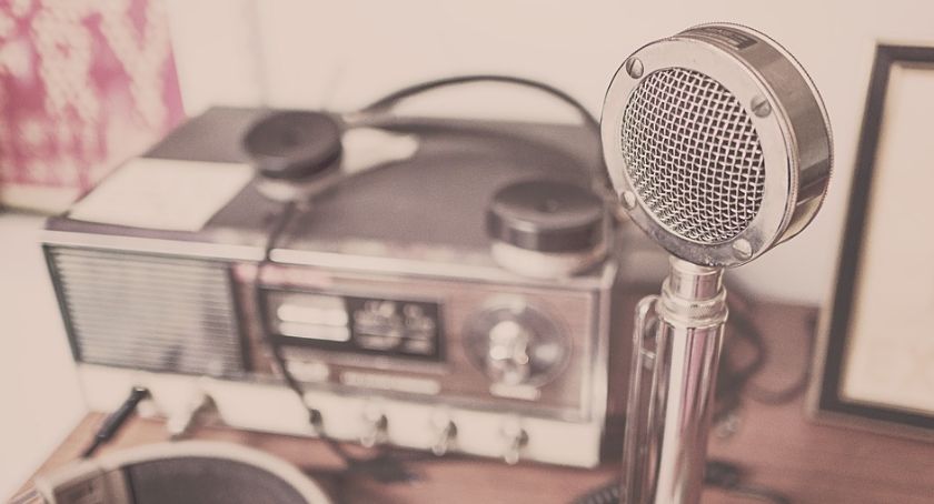 Radio w przestrzeni publicznej. Kiedy legalnie?