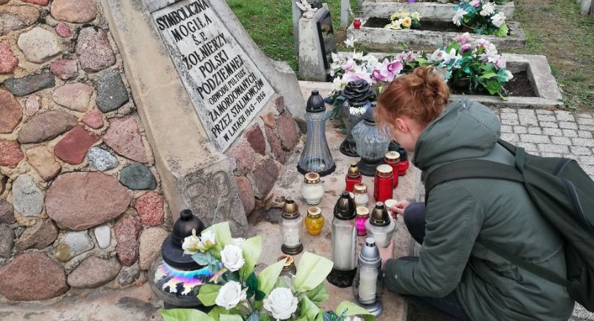 „Szkoła pamięta”