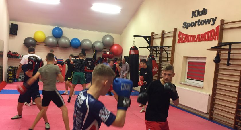Kadra Mazowsza i Polski w boksie w Semiramidzie