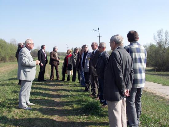 PAMIĄTKOWA TABLICA NA WAŁACH