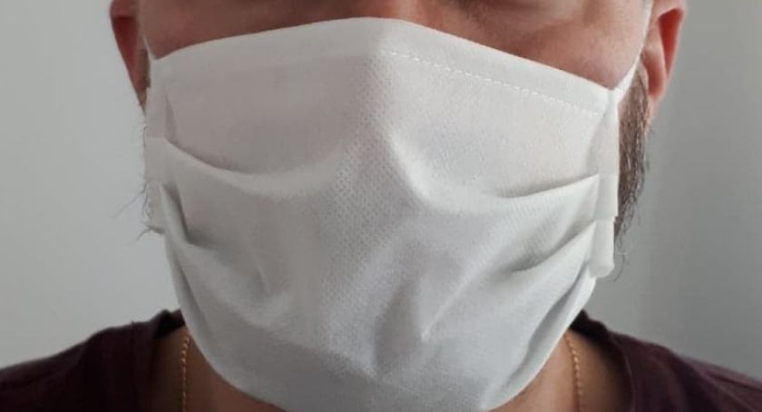 Atestowane maseczki 3 – warstwowe do kupienia w sklepach PSS Społem