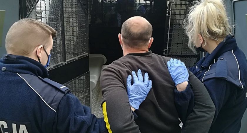 Ukrywał się w mieszkaniu, wpadł w ręce policji