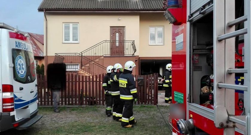 Pożar piwnicy – mężczyzna z poparzeniami przebywa w szpitalu