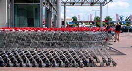 Eksperci sprawdzili, po co opłaca się chodzić do dyskontów, a po co – do hipermarketów 