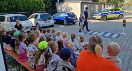 Spotkanie policjantów z pułtuskimi przedszkolakami