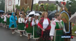 Deszczowa, ale wyjątkowo barwna procesja Bożego Ciał&hellip;