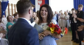 Dyrektor Ewa Leszczyńska pożegnała się ze szkołą. Kt&hellip;
