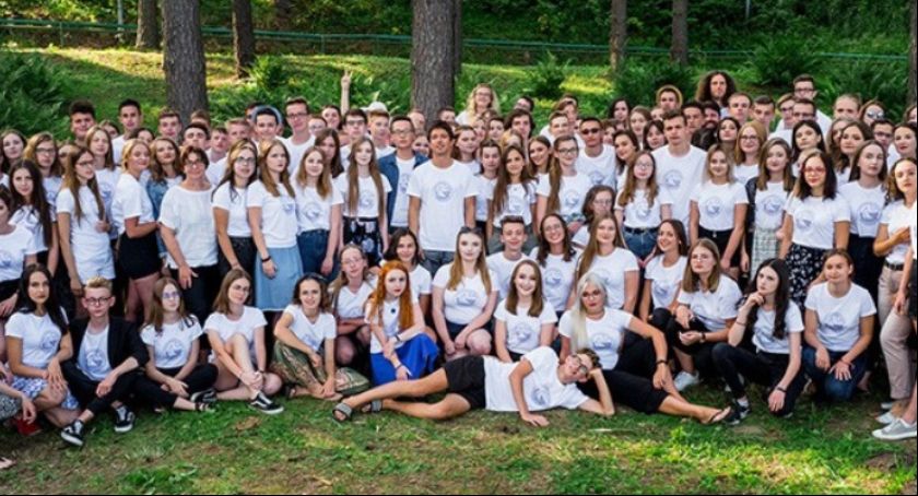 Horyzonty – Stypendia dla uczniów