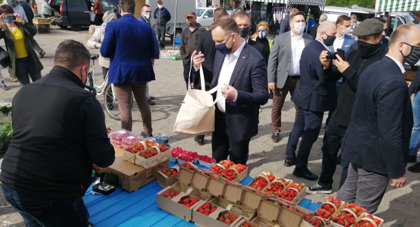 Prezydent Andrzej Duda na targu w Garwolinie - VIDEO