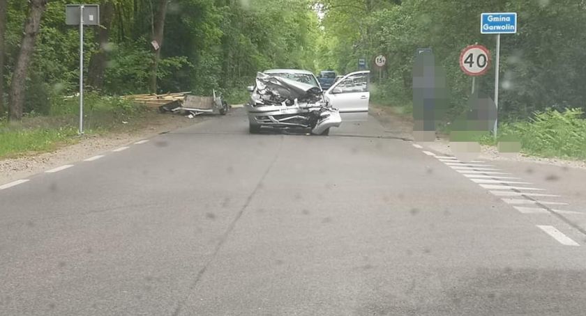 Przyczepka uderzyła w seata – Kolizja w Sławinach
