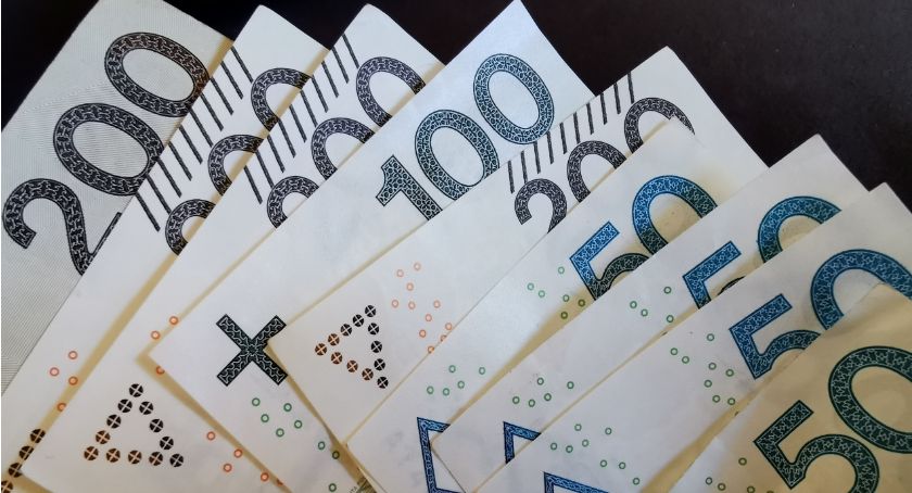 Ponad 300 mln zł postojowego w mazowieckiem
