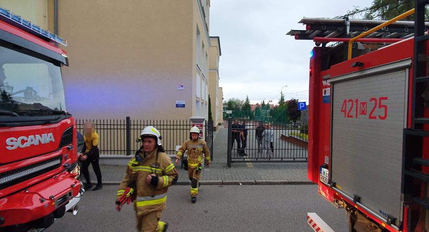Alarm bombowy w ogólniaku i innych szkołach powiatu 