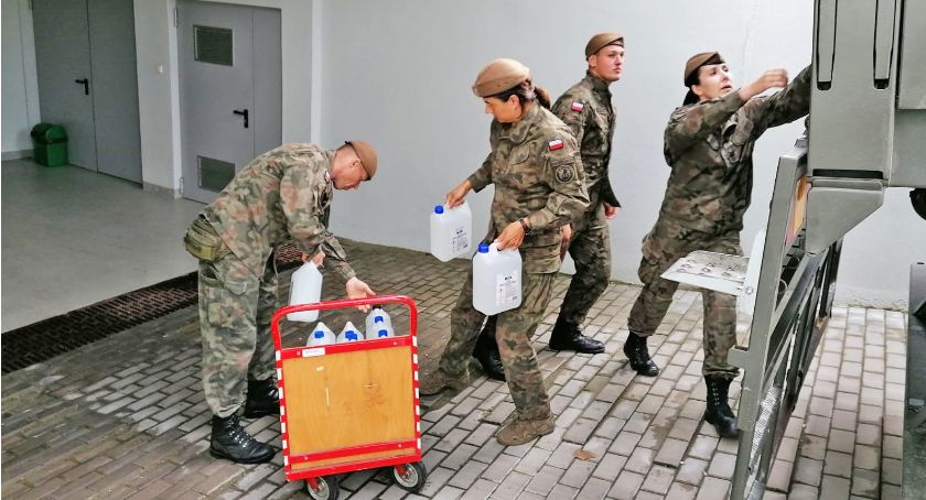 W kilka godzin dotarli do wszystkich powiatów