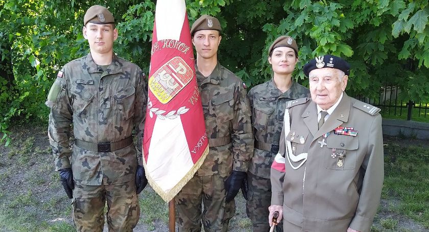 Dostarczali im posiłki, w godzinę 