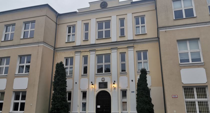 Uczennica LO zakażona koronawirusem - Maturzyści na kwarantannie 