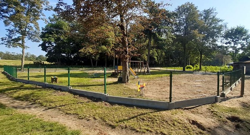 W Podzamczu powstaje plac zabaw