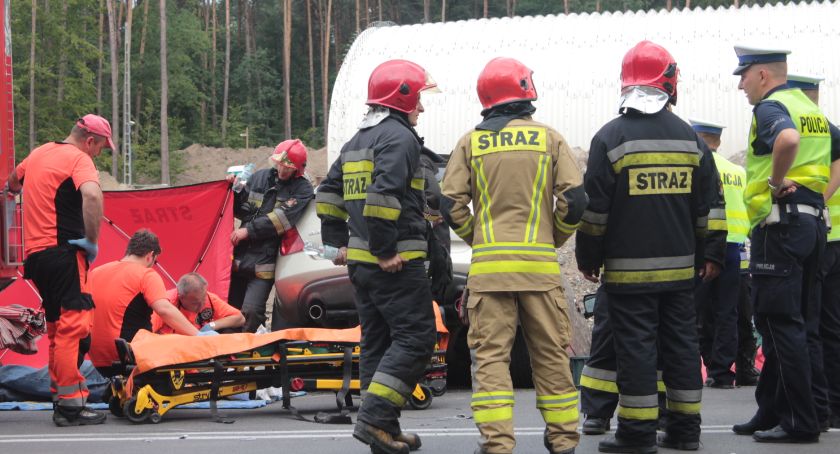 Zasnął za kierownicą – Wypadki na drogach powiatu