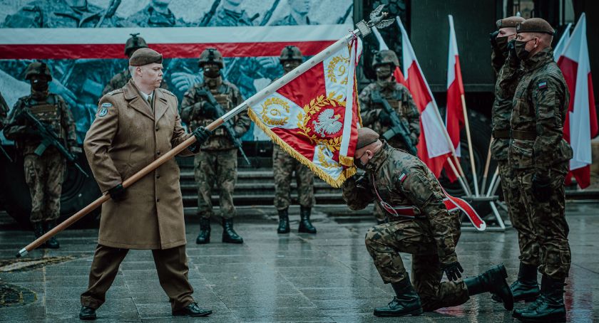 Sztandar wojskowy dla 6 MBOT – Video z uroczystości