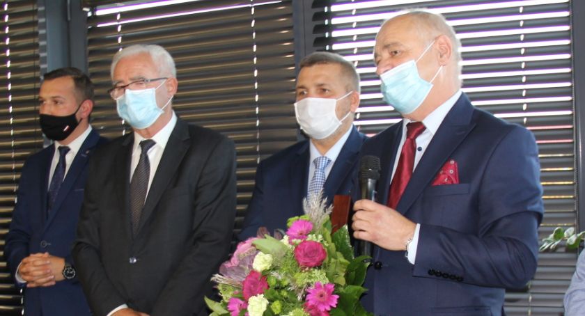 Podziękowania dla wieloletniego dyrektora