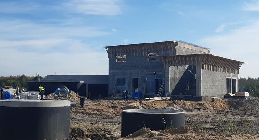 Trwa budowa oczyszczalni ścieków w Maciejowicach