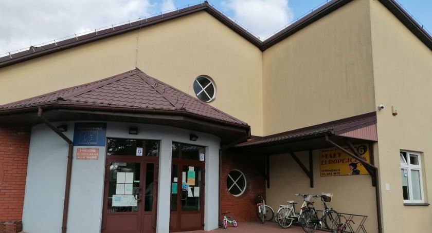 Grupa przedszkolaków na nauczaniu zdalnym