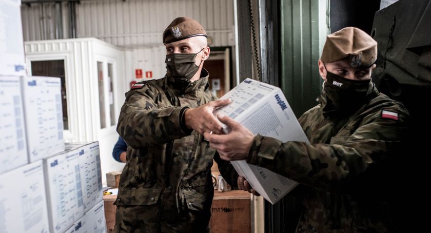 Trwała odporność – Terytorialsi transportują środki ochrony indywidualnej do szpitali