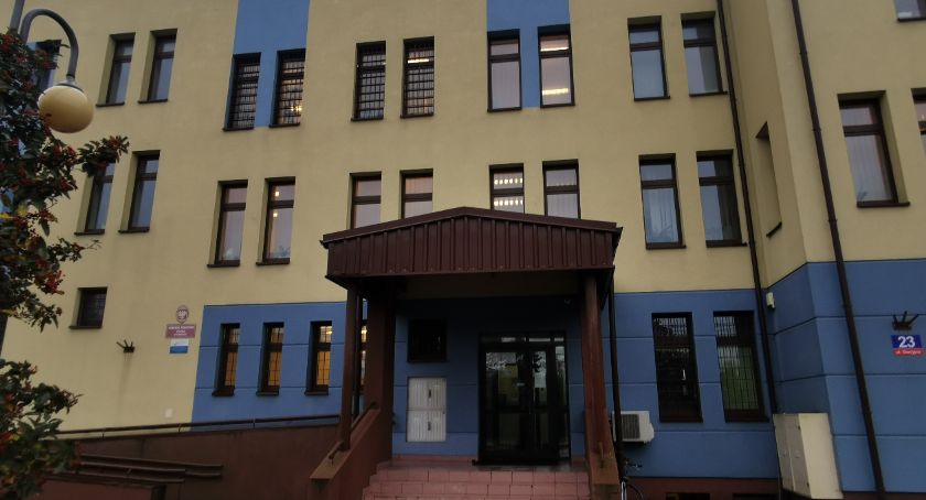 Prawie trzykrotny wzrost zakażeń w komendzie policji