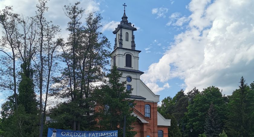 Ksiądz chory na COVID-19 – Sanepid poszukuje uczestników mszy świętych 