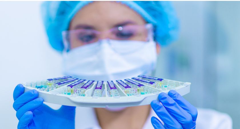 Ponad sto nowych zakażeń i aż 85 osób hospitalizowanych
