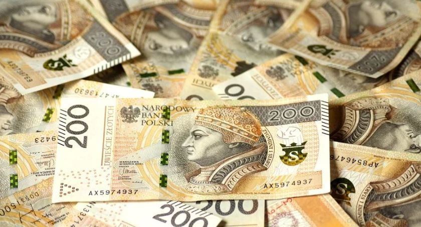 Mamy aż 71 milionerów w powiecie – Najbogatszy zarabia 16.400 zł na dzień!