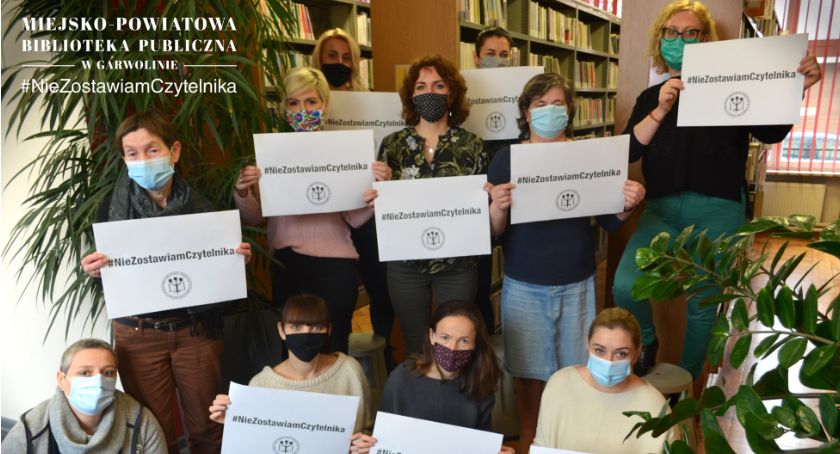 Zamówienia wydają na tyłach budynku – MPBP nie zostawia czytelnika!