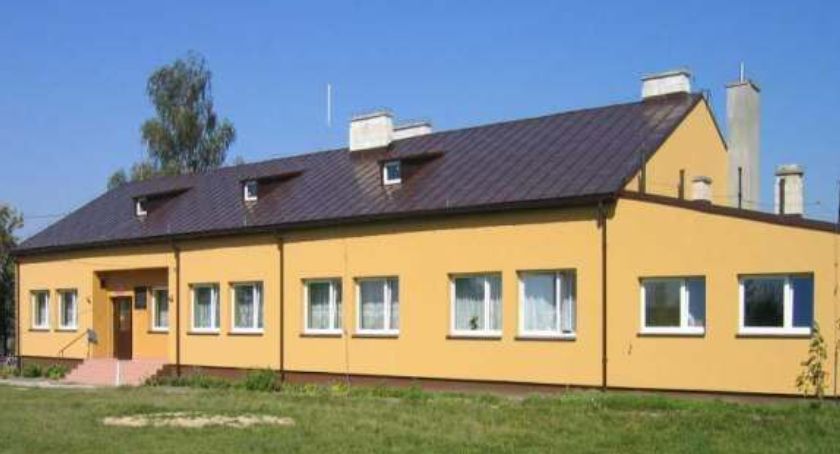 Szkoła na sprzedaż