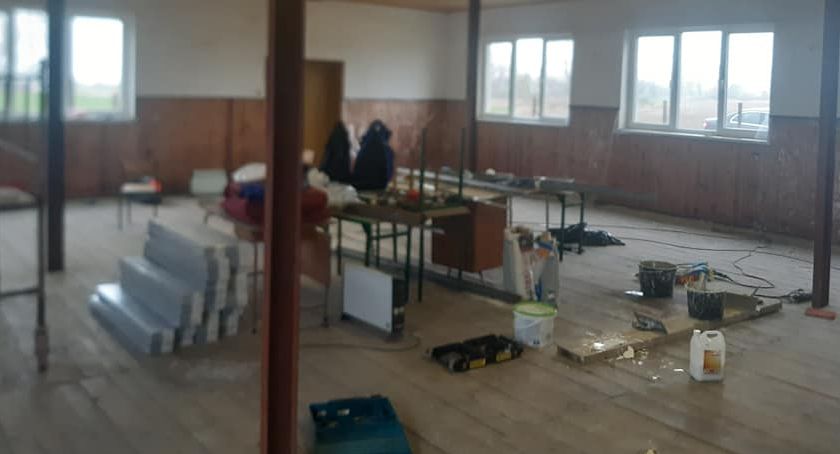 Trwa remont strażnicy OSP Podwierzbie