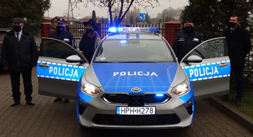 Nowa Kia Ceed na święta dla policjantów