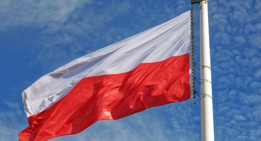 Wygrali maszty i flagi - Powiat garwoliński Pod biało-czerwoną