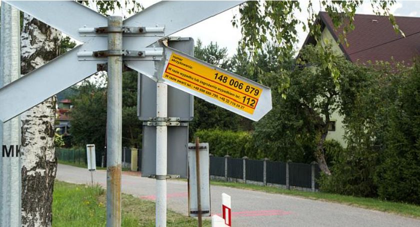 Numer alarmowy 112 i żółta naklejka ratują życie
